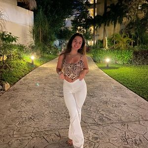 Meet your Posher, Lucia